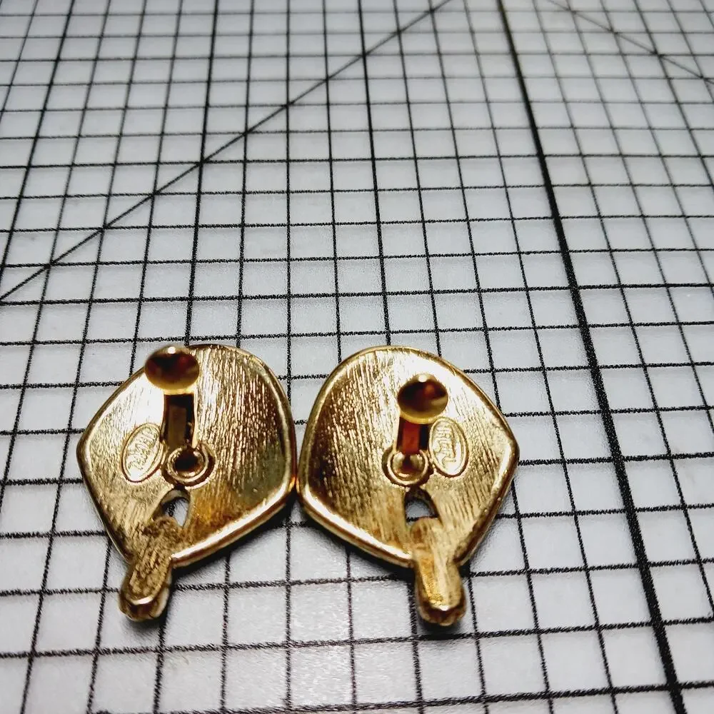 Earrings Clip VTG Trifari Black Cream Enamel Gold Tone Art Deco Fan Shell 80s 90